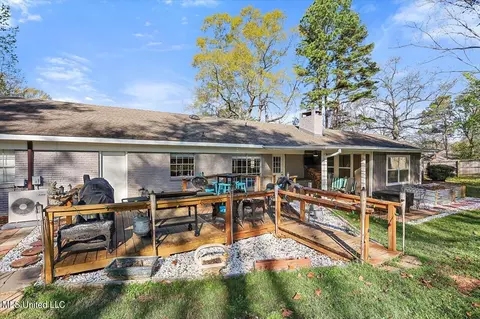 Exterior - 315 Stonegate Dr, Clinton, MS 39056 photo 8 of 13
