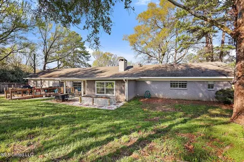 Exterior - 315 Stonegate Dr, Clinton, MS 39056 photo 6 of 13