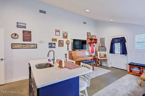Other - 315 Stonegate Dr, Clinton, MS 39056 photo 8 of 10