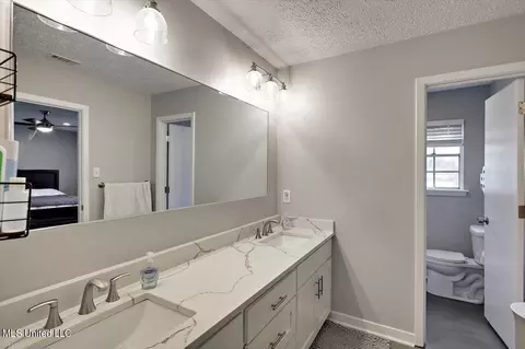 Bath - 315 Stonegate Dr, Clinton, MS 39056 photo 2 of 5