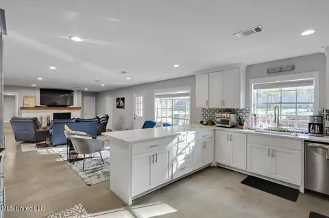 Kitchen - 315 Stonegate Dr, Clinton, MS 39056 photo 3 of 10