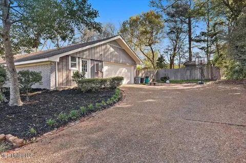 Exterior - 315 Stonegate Dr, Clinton, MS 39056 photo 3 of 13