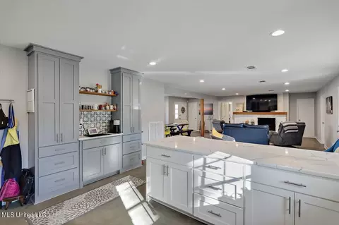 Kitchen - 315 Stonegate Dr, Clinton, MS 39056 photo 4 of 10