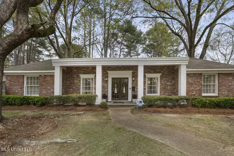 5116 Kaywood Dr, Jackson, MS 39211
