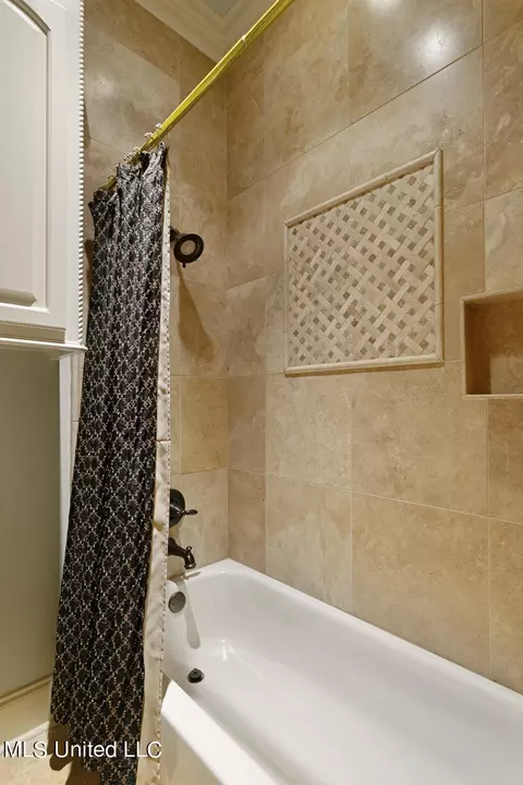 Bath - 205 Covenant Xing, Flowood, MS 39232 photo 5 of 7