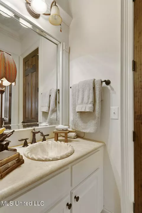 Bath - 205 Covenant Xing, Flowood, MS 39232 photo 4 of 7