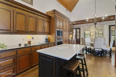 Kitchen - 205 Covenant Xing, Flowood, MS 39232 photo 3 of 5