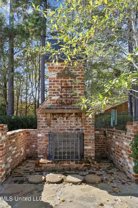 Exterior - 205 Covenant Xing, Flowood, MS 39232 photo 7 of 15