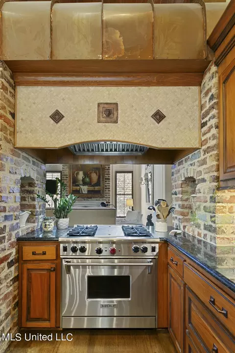 Kitchen - 205 Covenant Xing, Flowood, MS 39232 photo 5 of 5