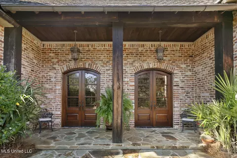 Exterior - 205 Covenant Xing, Flowood, MS 39232 photo 5 of 15