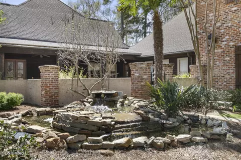 Exterior - 205 Covenant Xing, Flowood, MS 39232 photo 4 of 15