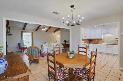 Dining - 233 Stonecastle Dr, Brandon, MS 39047 photo 2 of 2
