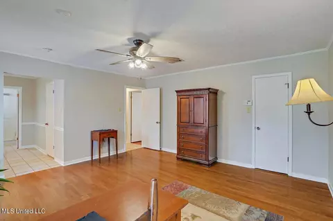 Living - 233 Stonecastle Dr, Brandon, MS 39047 photo 6 of 6