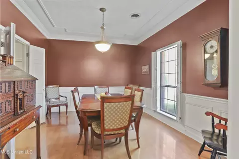 Dining - 5367 Fairway St, Jackson, MS 39211 photo 2 of 2