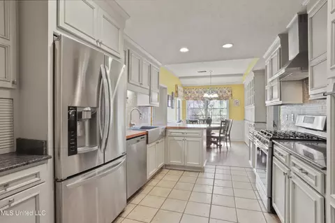 Kitchen - 5367 Fairway St, Jackson, MS 39211 photo 2 of 2
