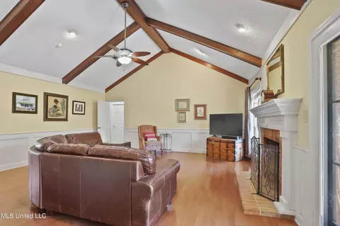 Living - 5367 Fairway St, Jackson, MS 39211 photo 1 of 1