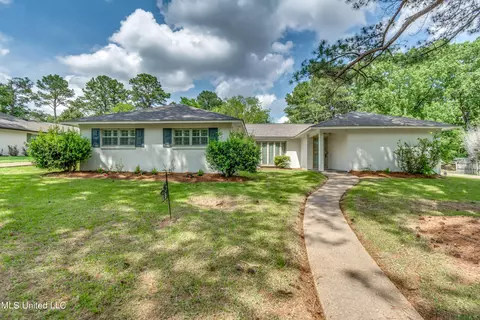 15 Cedar Cv, Brandon, MS 39042