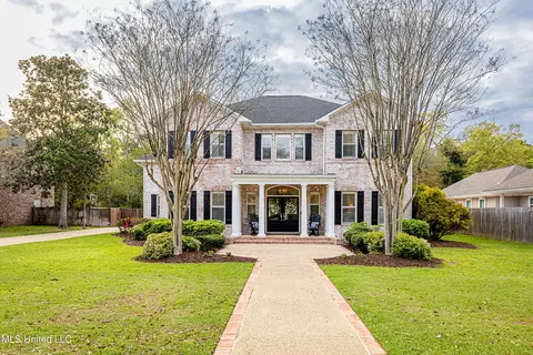 3621 Perryman Rd, Ocean Springs, MS 39564