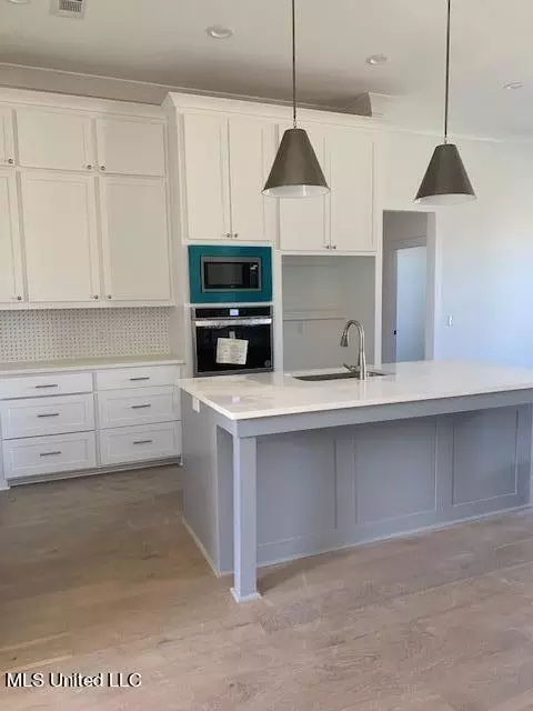 Kitchen - 120 Trace Pointe Pl, Clinton, MS 39056 photo 4 of 8