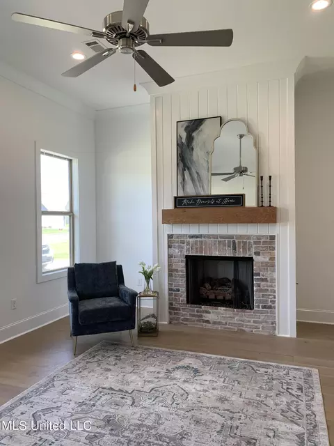 Living - 120 Trace Pointe Pl, Clinton, MS 39056 photo 2 of 2