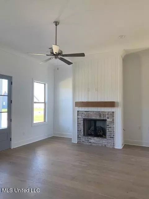 Living - 120 Trace Pointe Pl, Clinton, MS 39056 photo 1 of 2