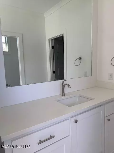 Bath - 120 Trace Pointe Pl, Clinton, MS 39056 photo 2 of 7