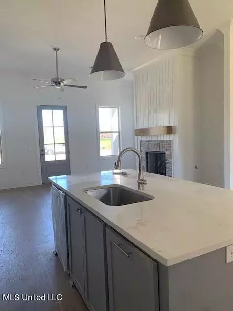 Kitchen - 120 Trace Pointe Pl, Clinton, MS 39056 photo 3 of 8