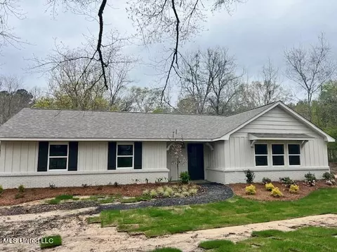 176 Oak Hill Dr, Florence, MS 39073