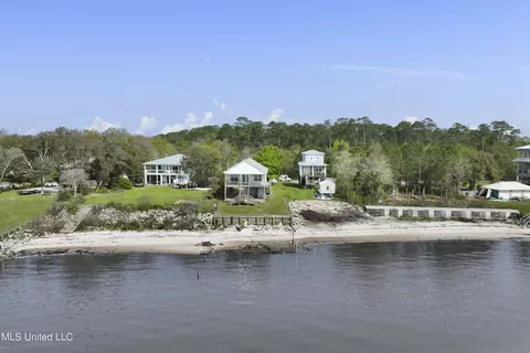 5127 E Belle Fontaine Rd, Ocean Springs, MS 39564