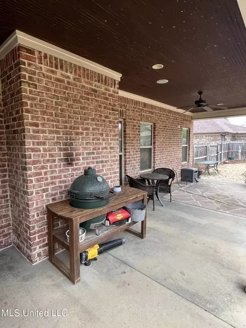 Exterior - 854 Shadow View Dr, Hernando, MS 38632 photo 4 of 6