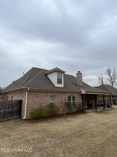Exterior - 854 Shadow View Dr, Hernando, MS 38632 photo 2 of 6