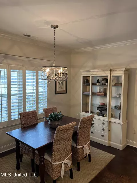 Dining - 854 Shadow View Dr, Hernando, MS 38632 photo 1 of 4
