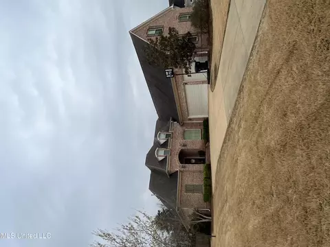 854 Shadow View Dr, Hernando, MS 38632