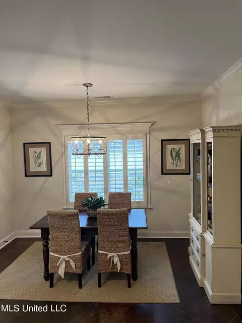 Dining - 854 Shadow View Dr, Hernando, MS 38632 photo 2 of 4
