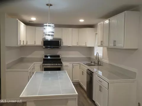 2538 Crestleigh Mnr, Jackson, MS 39212 photo 3