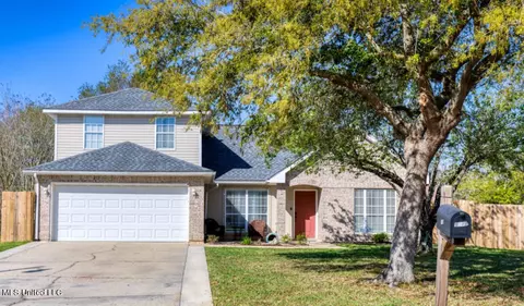 2071 Juniper Dr, Biloxi, MS 39532