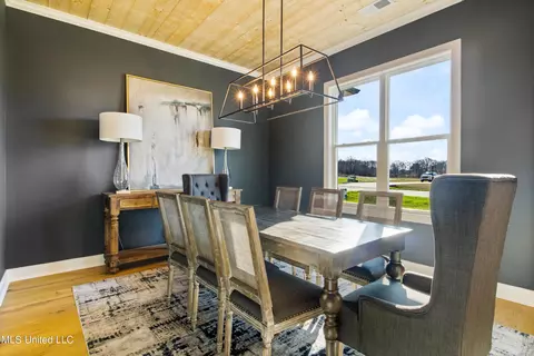Dining - 418 Oakworth Dr, Hernando, MS 38632 photo 2 of 4