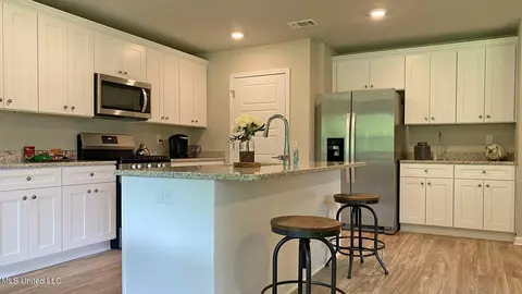 1035 Enclave Cir, Long Beach, MS 39560 photo 4