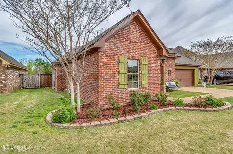 Exterior - 405 Sand Stone Pl, Brandon, MS 39042 photo 6 of 23