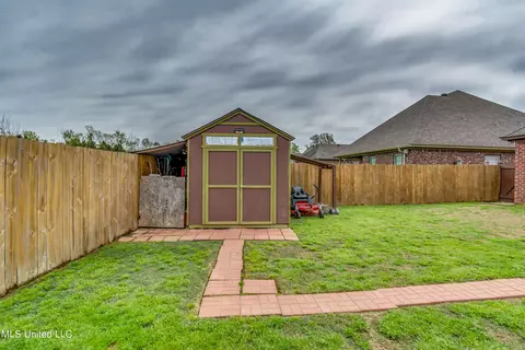 Exterior - 405 Sand Stone Pl, Brandon, MS 39042 photo 16 of 23