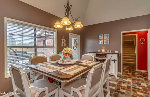 Dining - 405 Sand Stone Pl, Brandon, MS 39042 photo 1 of 3