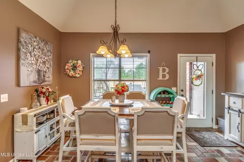 Dining - 405 Sand Stone Pl, Brandon, MS 39042 photo 3 of 3