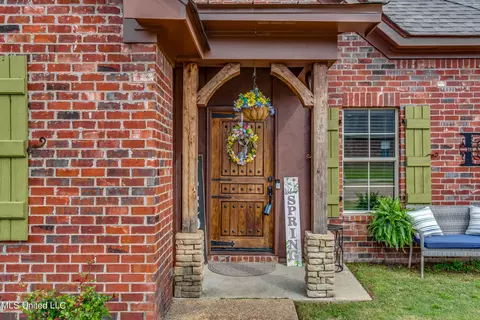 Entry Way - 405 Sand Stone Pl, Brandon, MS 39042 photo 1 of 2
