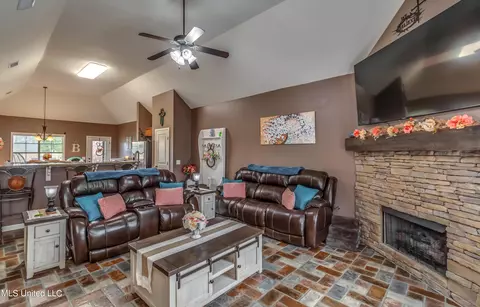 Living - 405 Sand Stone Pl, Brandon, MS 39042 photo 1 of 3