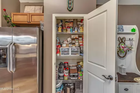 Kitchen - 405 Sand Stone Pl, Brandon, MS 39042 photo 7 of 7