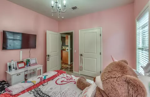 Bedroom - 405 Sand Stone Pl, Brandon, MS 39042 photo 7 of 12