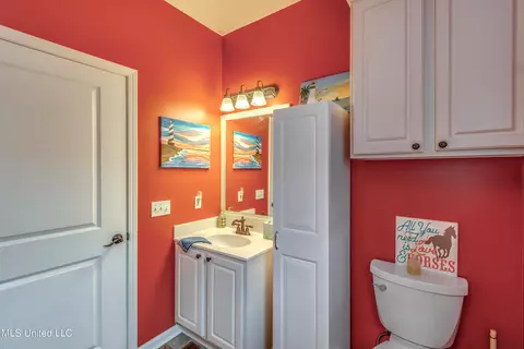 Bath - 405 Sand Stone Pl, Brandon, MS 39042 photo 5 of 8