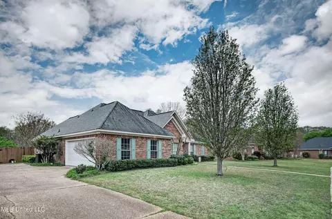 Exterior - 205 Cannon Ridge Dr, Brandon, MS 39042 photo 2 of 6