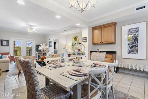 422 Elegans Ct, Ocean Springs, MS 39564