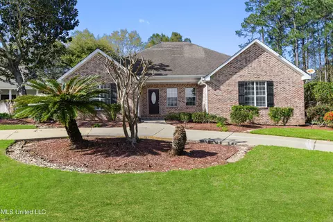 6504 Big Oak Dr, Ocean Springs, MS 39564